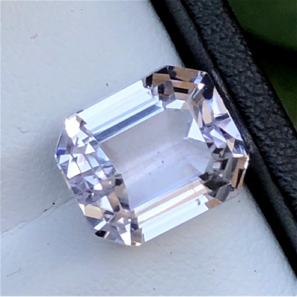 10.45 Carats Natural Spodumene Gemstone